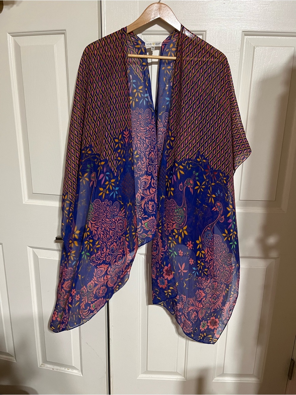Woven Heart Navy & Pink Peacock Print Kimono
17-02